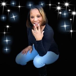 Meet your Posher, Latoya